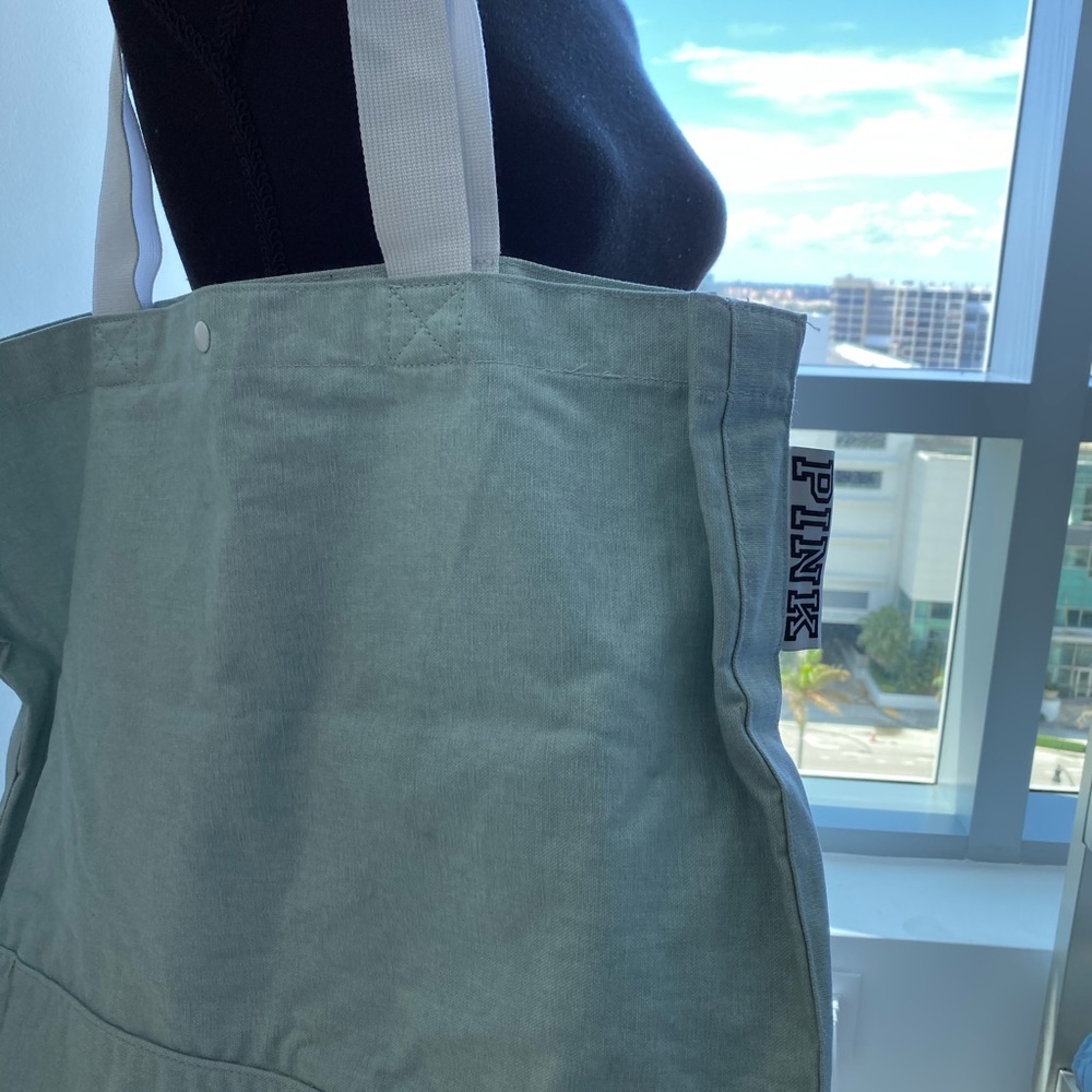 Tote - Picture 4 of 4